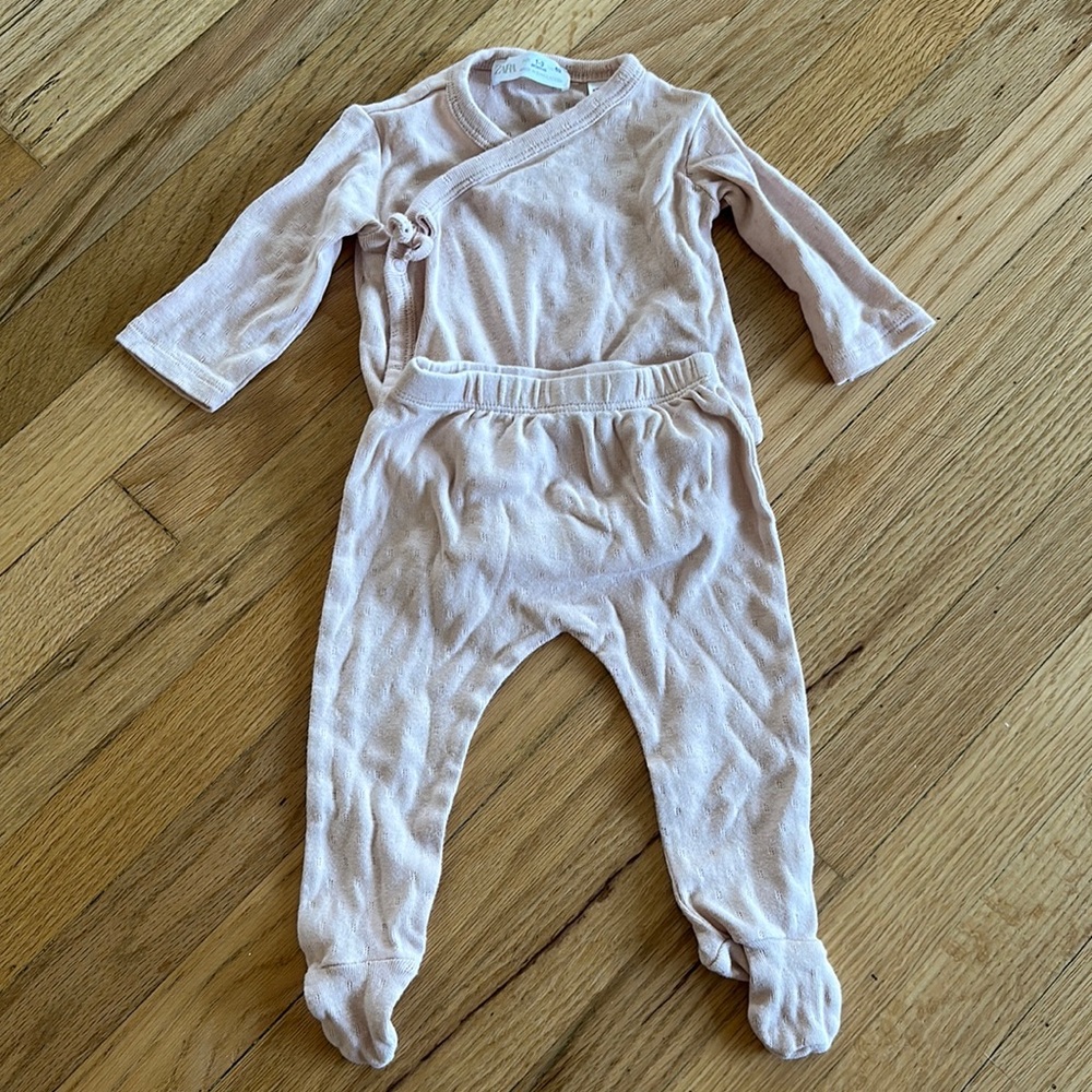 Zara Pointelle Kimono Footie Set